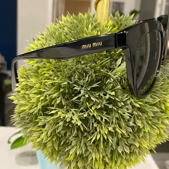 MIU MIU Black Sunglasses - Picture 12 of 12